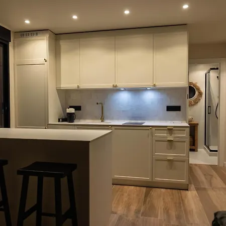 Amber 4